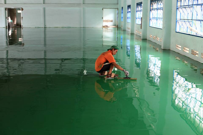 BÍ QUYẾT THI CÔNG SƠN EPOXY BỀN ĐẸP, TĂNG TUỔI THỌ CHO SÂN NHÀ XƯỞNG