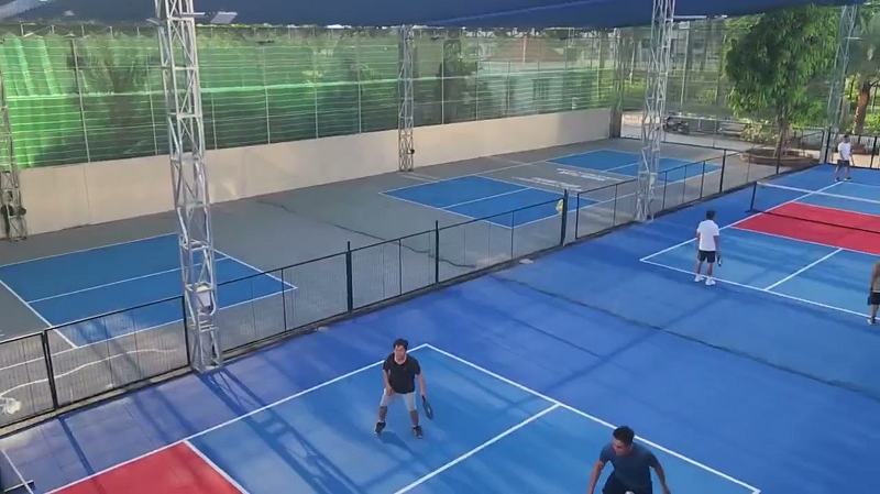 BÁO GIÁ THI CÔNG SÂN PICKLEBALL TRÊN TẦNG THƯỢNG – XU HƯỚNG MỚI TẠI ĐÔ THỊ
